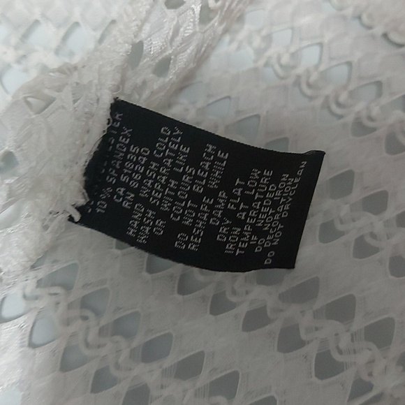 3/$10 RAVEL tank top white - Picture 2 of 5